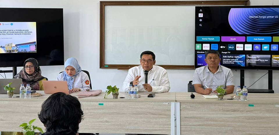 Pelaksanaan Penandatanganan Komitmen Dan Pembukaan Kelas Pelatihan Bahasa Jepang Program Kerja Sama Politeknik Negeri Padang Dengan B2B Sucess